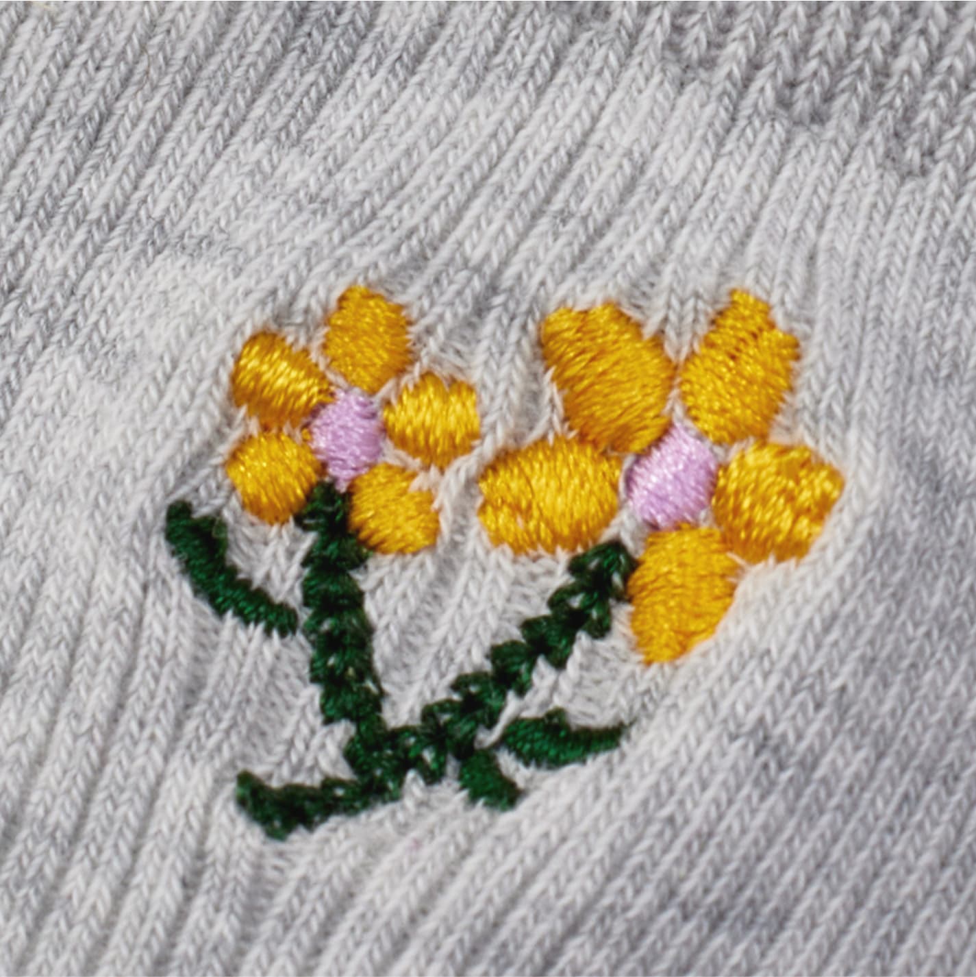 Women's Frilly Rib Quarter Socks